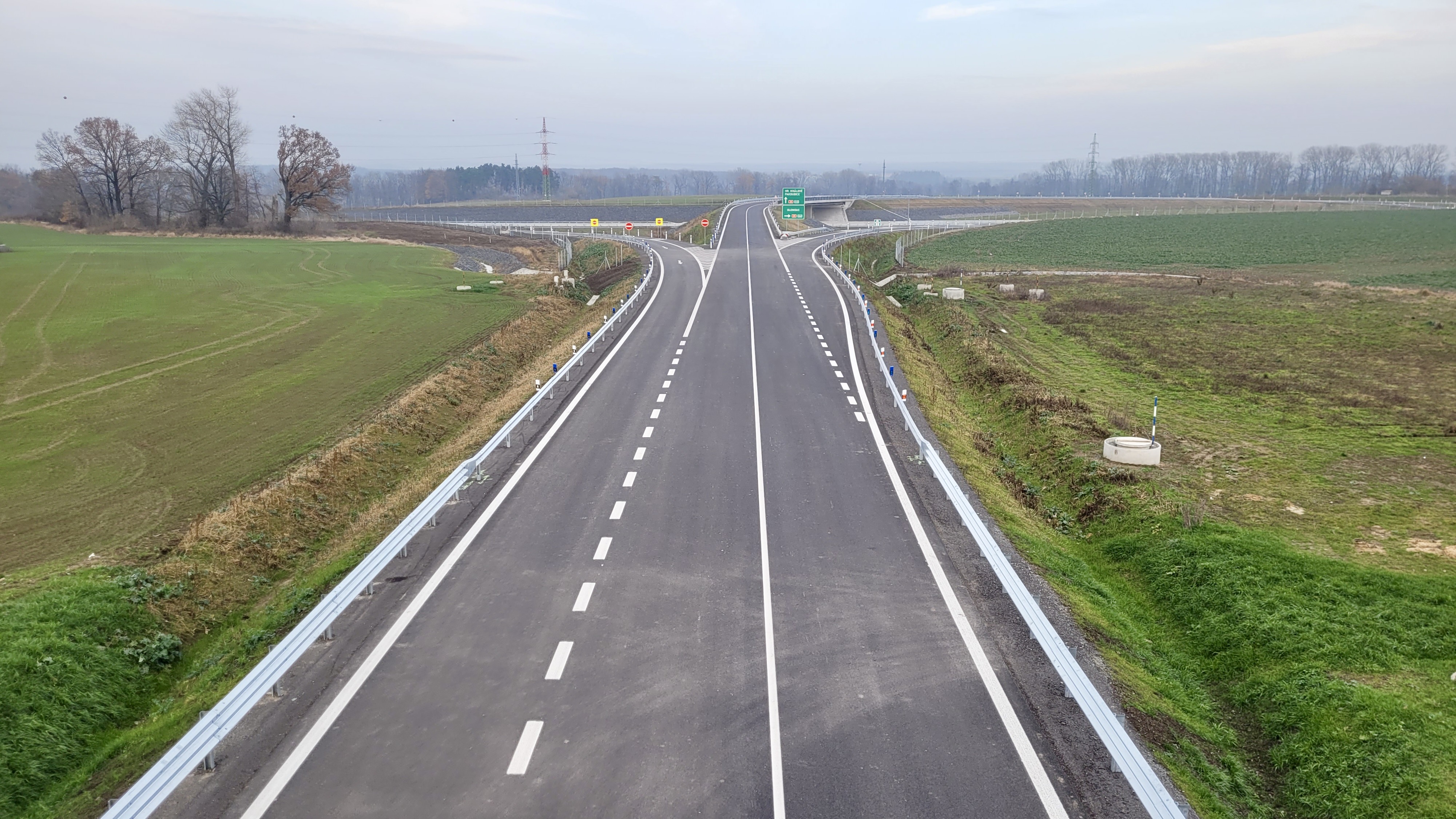 Dálnice D35 – výstavba úseku Ostrov–Časy - Straßen- und Brückenbau