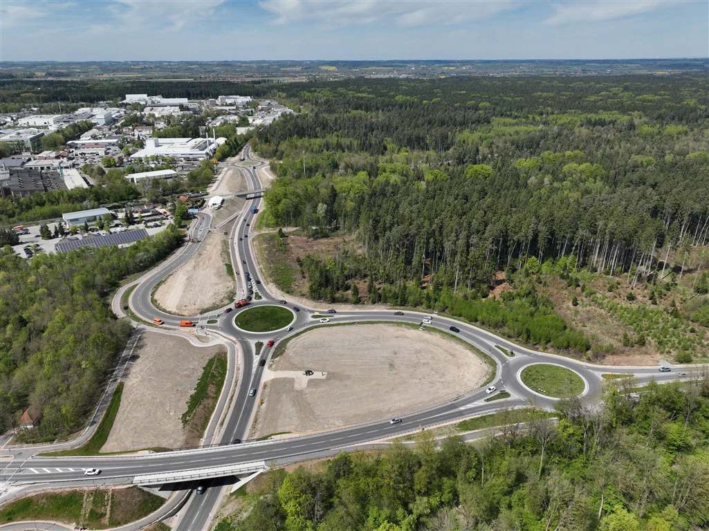 DJI 20260427144243 0002 V (Medium)