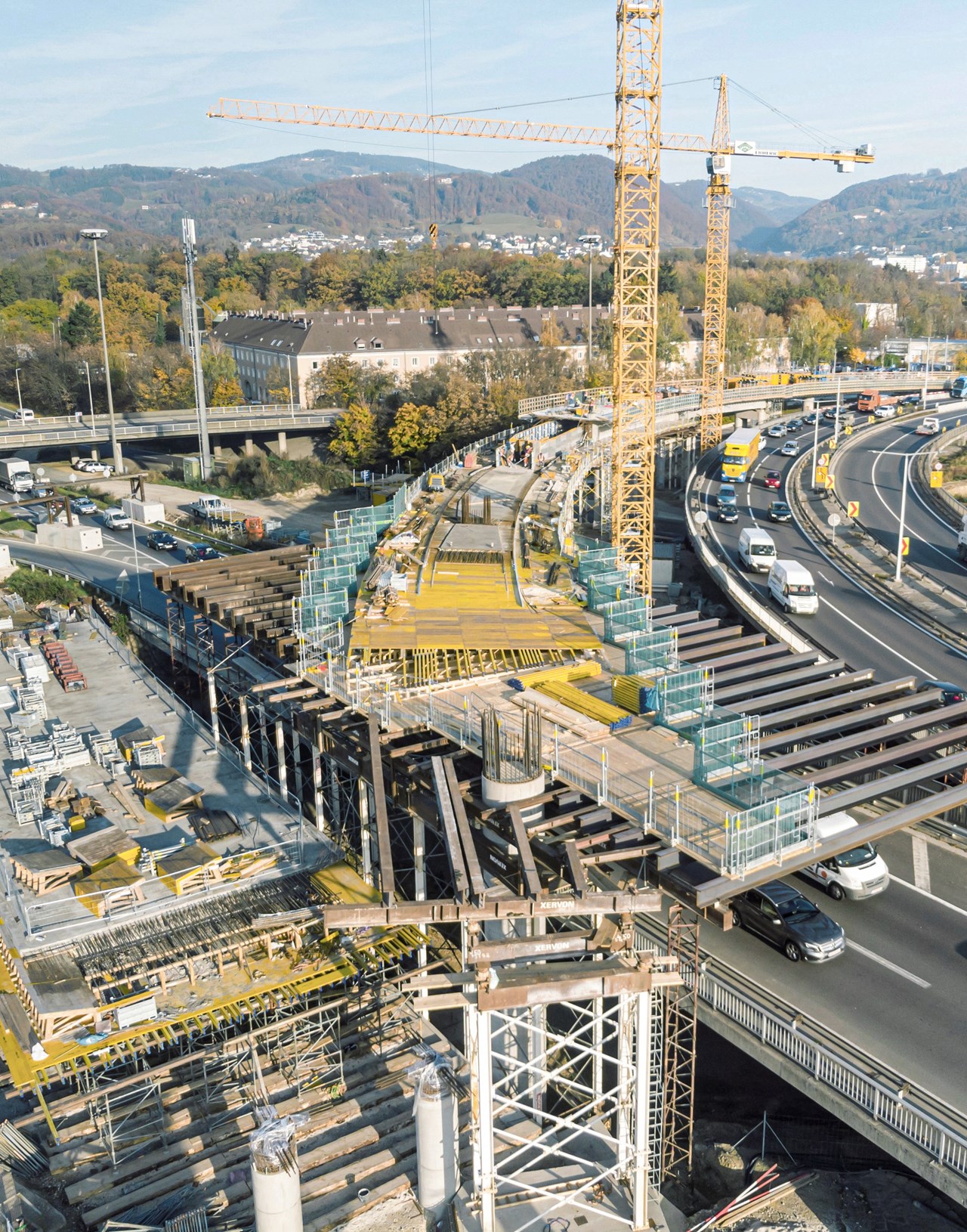 Erfahren Sie mehr über unsere Referenzen im persönlichen Gespräch - Straßen- und Brückenbau Erfahren Sie mehr über unsere Referenzen im persönlichen Gespräch - Straßen- und Brückenbau