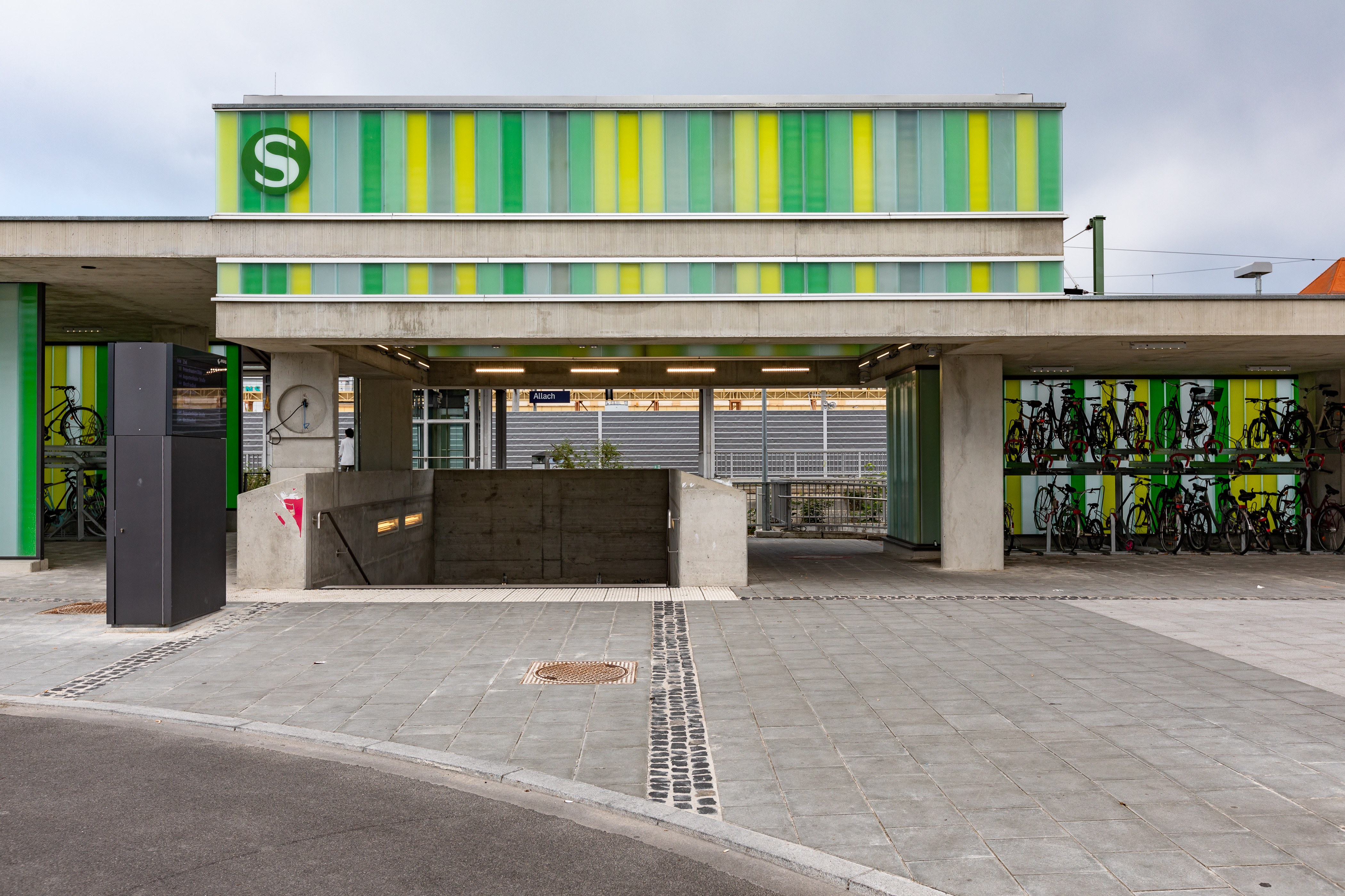 Einkaufszentrum Oertelplatz, München-Allach - Hochbau