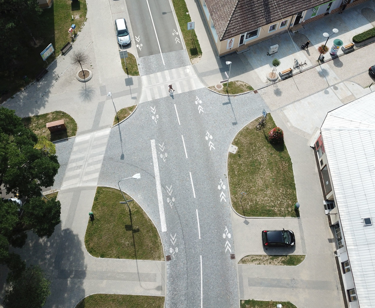 Hodonín – rekonstrukce ul. Dobrovolského  - Straßen- und Brückenbau