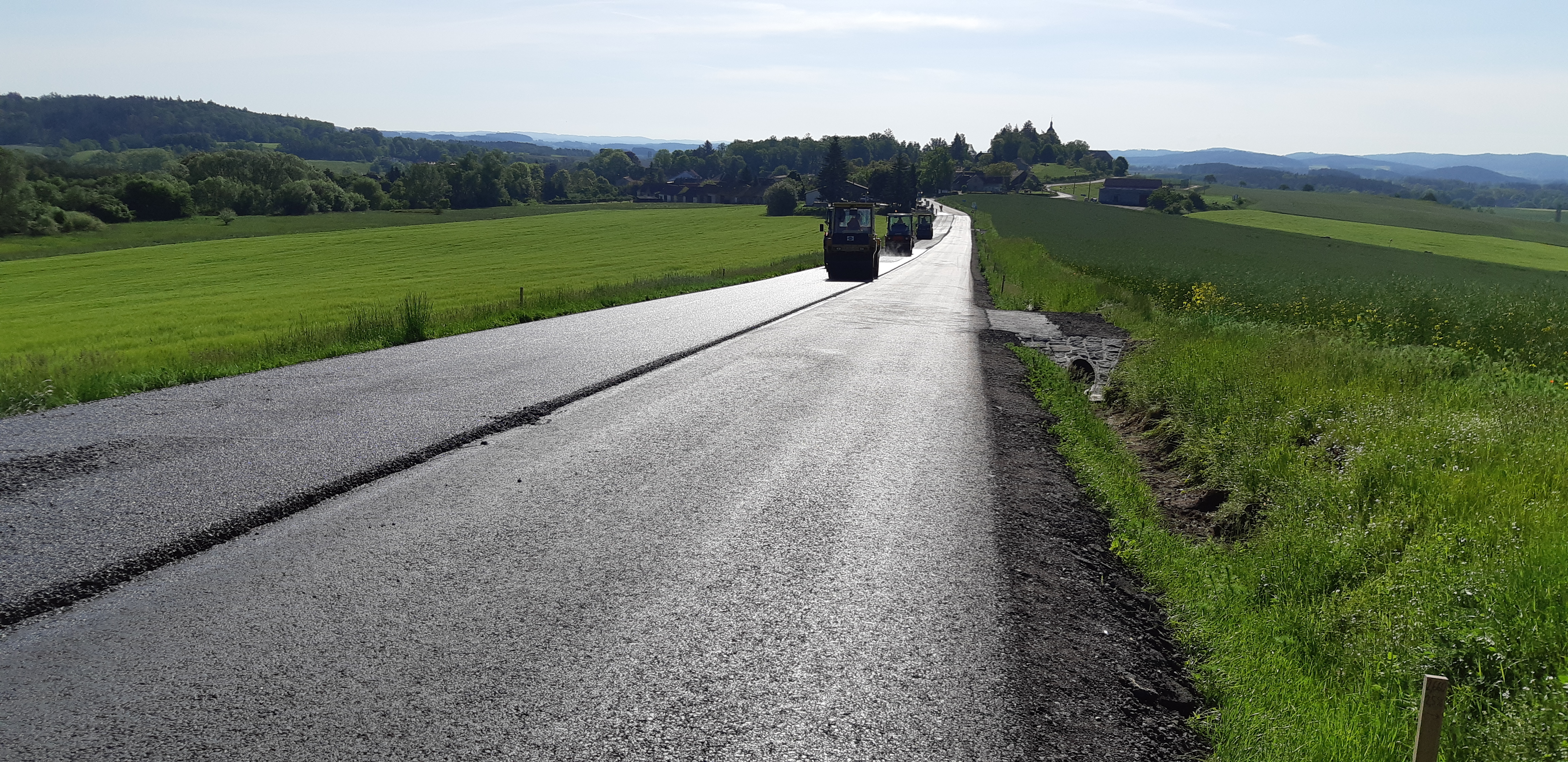 Silnice I/22 – oprava úseku Zavlekov – Nalžovské Hory - Straßen- und Brückenbau