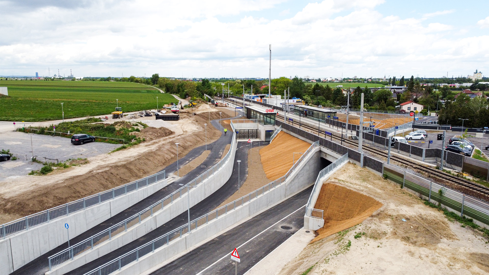 Busbahnhof Unterführung, Lanzendorf - Tiefbau