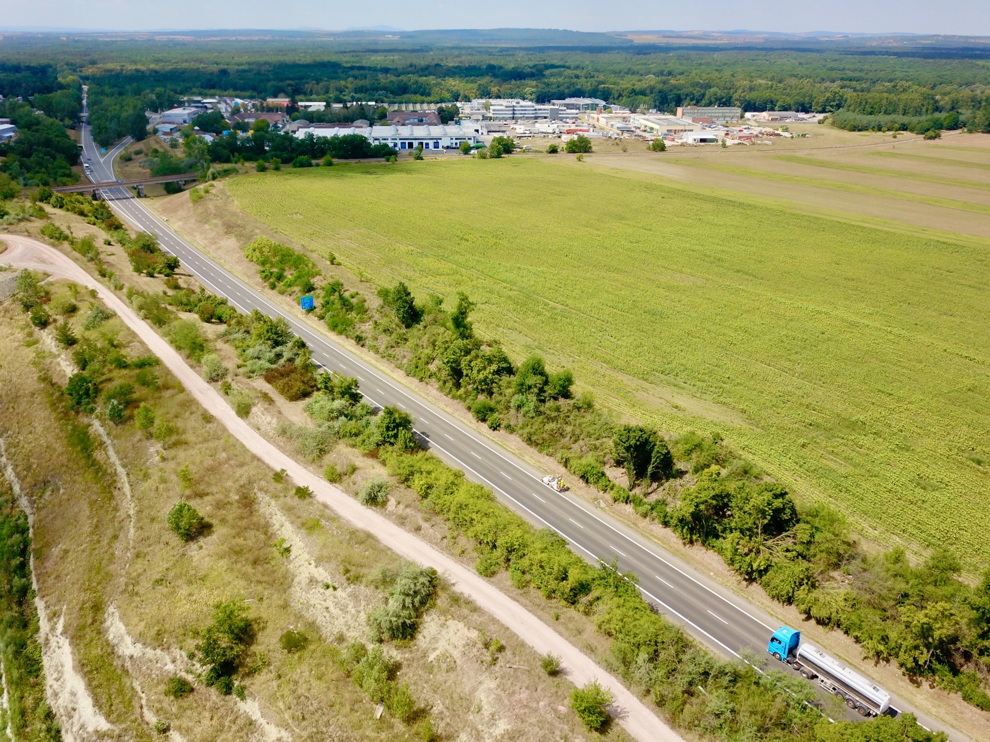 Silnice I/55 – oprava krytu vozovky na úseku Hodonín–Rohatec - Straßen- und Brückenbau