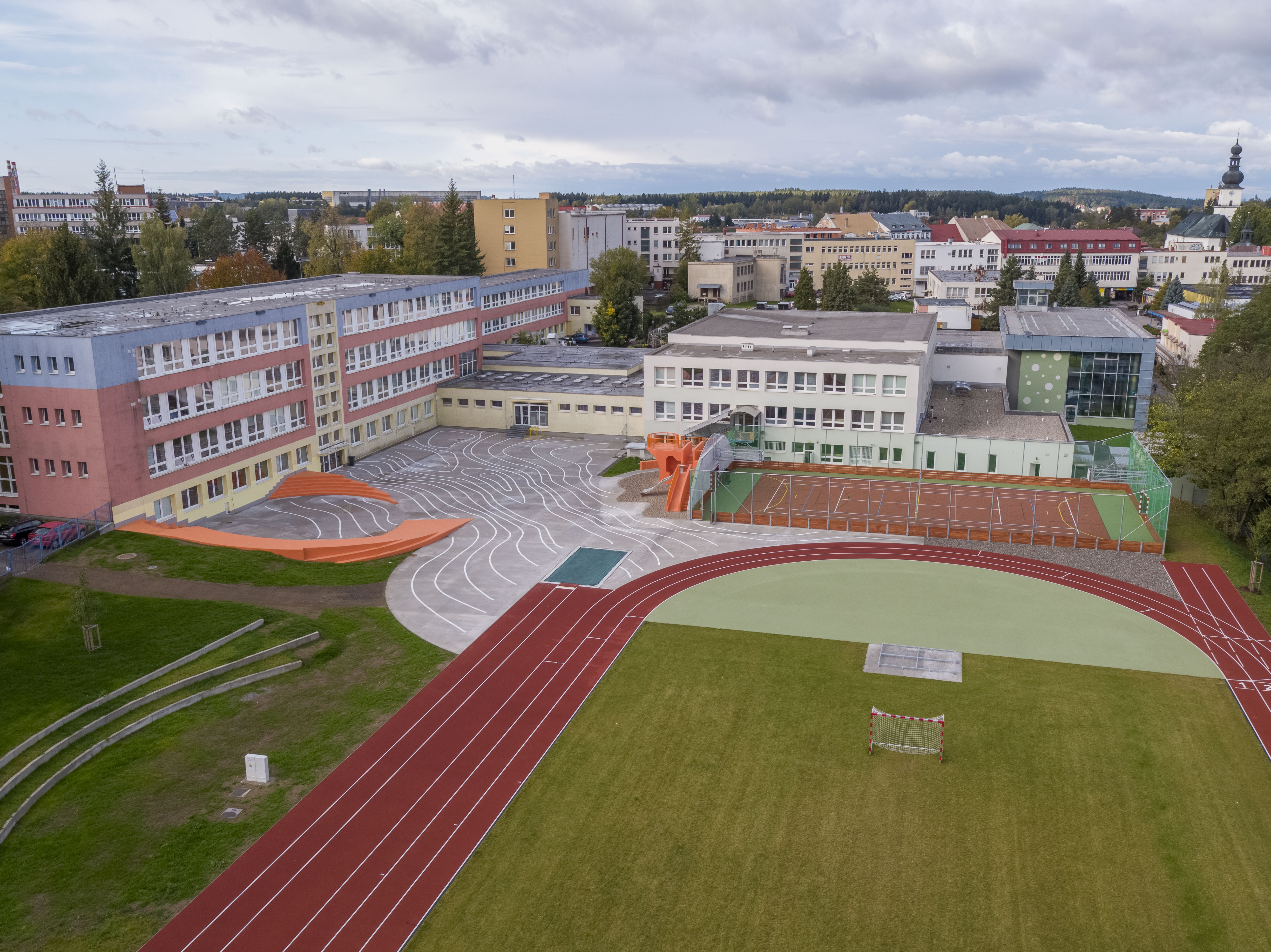 Rekonstrukce sportovního areálu, ZŠ Švermova - Spezialkompetenzen