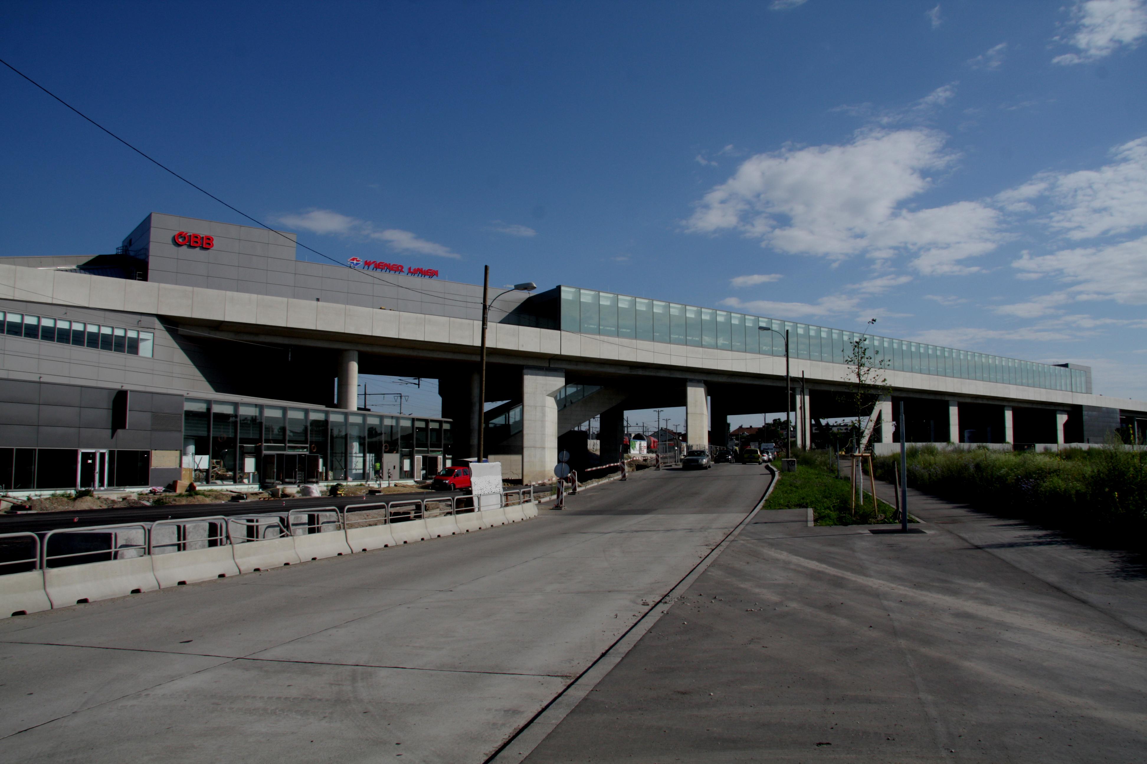 Wiener U-Bahnlinie 2, Baulos 8 - Stadlau - Straßen- und Brückenbau