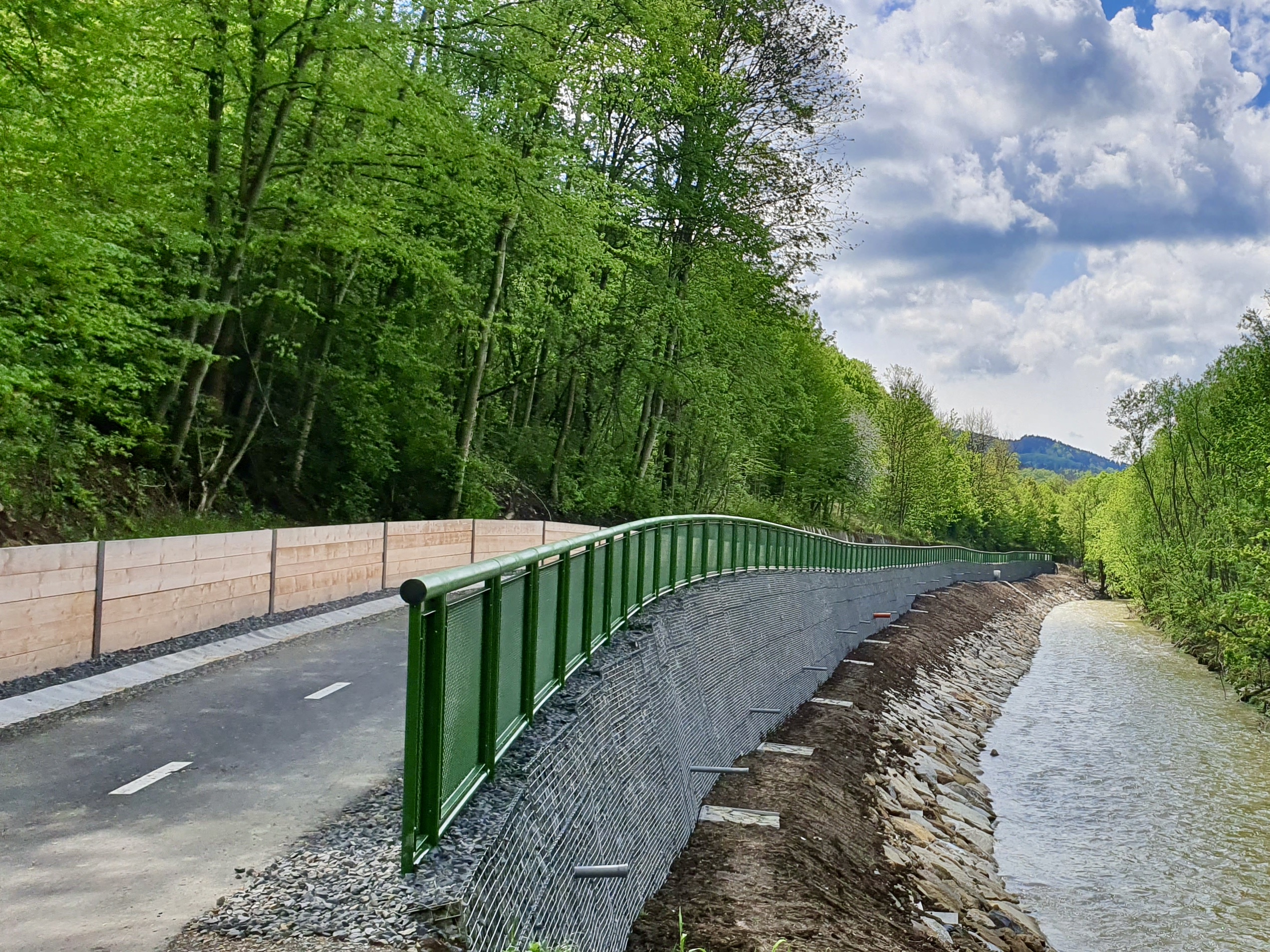Cyklostezky Hornolidečska - Straßen- und Brückenbau