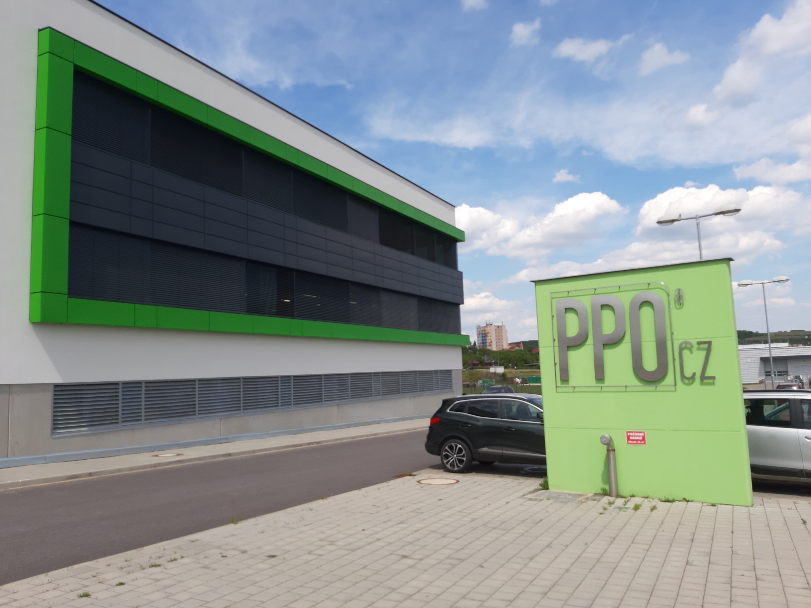 Výrobní hala a vývojové centrum  PPO Group CZ - Hochbau