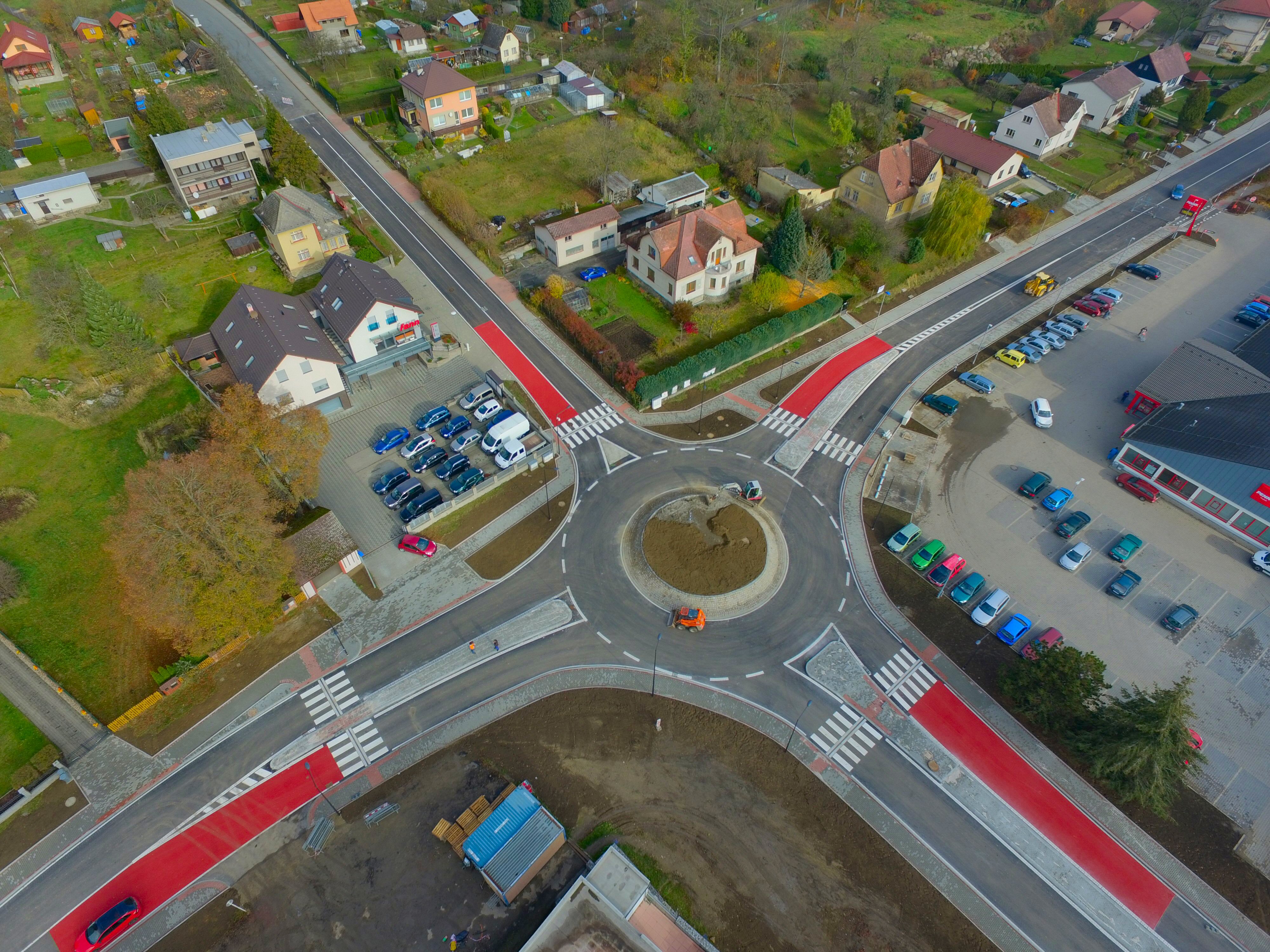 Humpolec – výstavba okružní křižovatky - Straßen- und Brückenbau