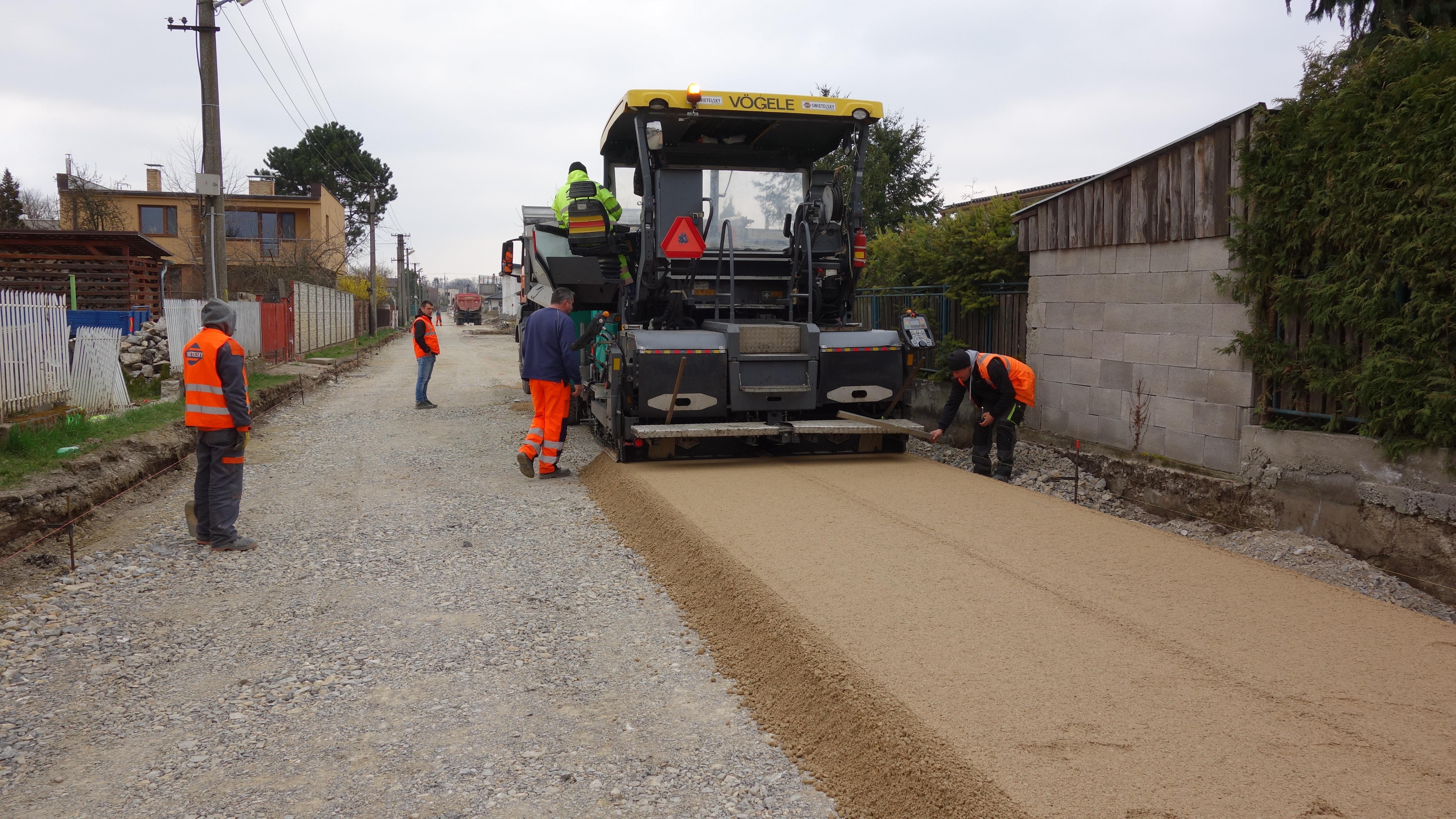 Miestne komunikácie v obci Trenčianska Tepla - Straßen- und Brückenbau