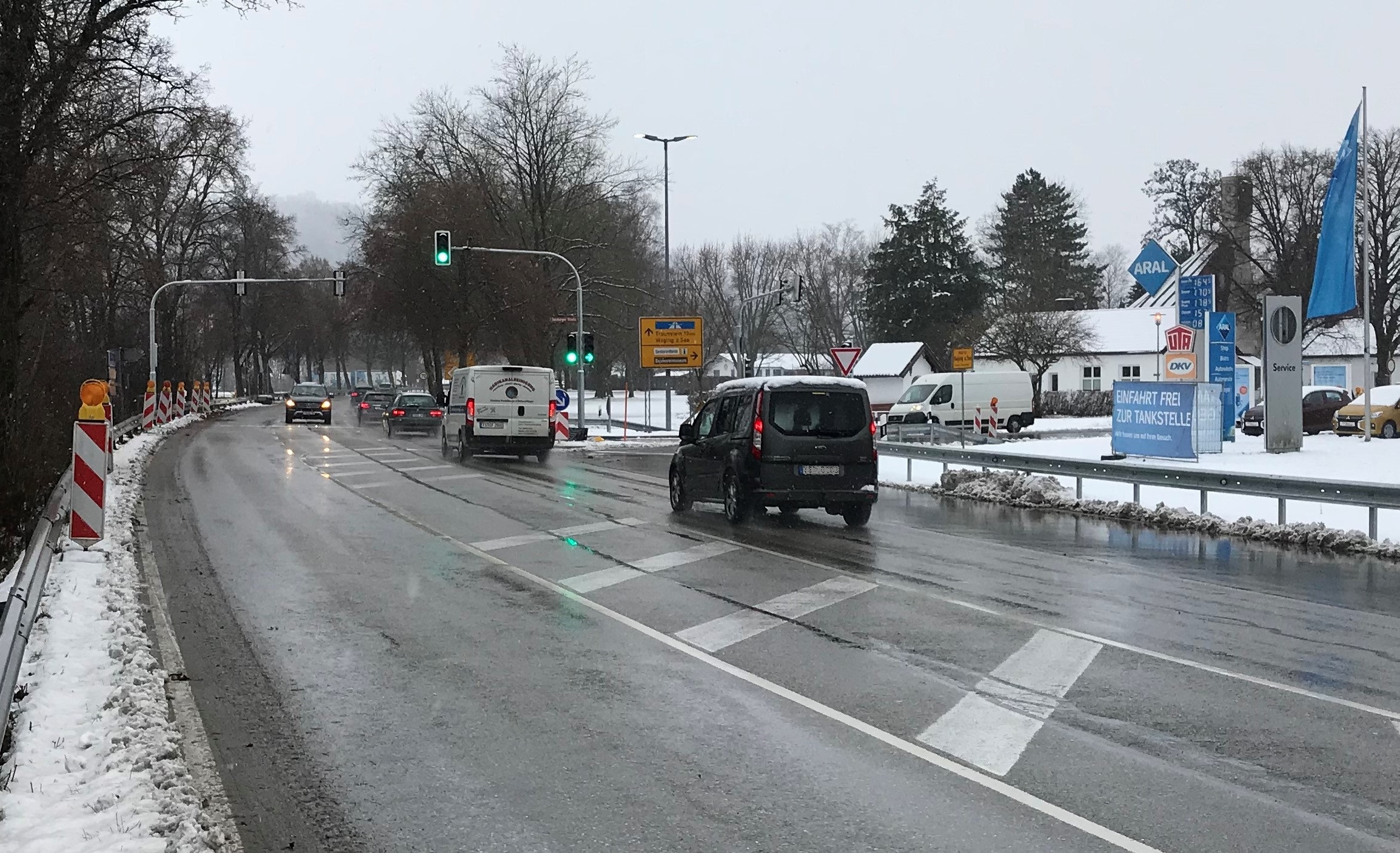 2021 12 09 Neue Ampel Salzburger Straãÿe In Waging In Betrieb Pressemitteilung Foto