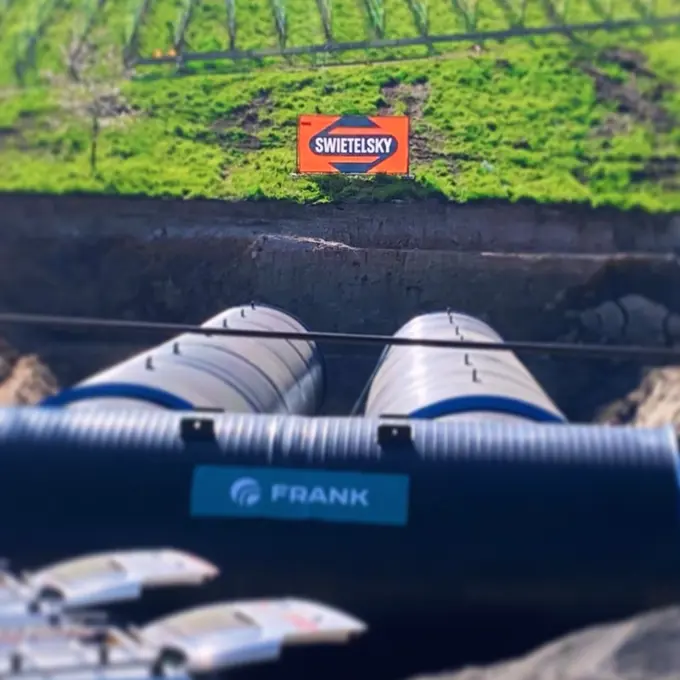 59C60C5D F1A2 4190 9381 8E923E08F349