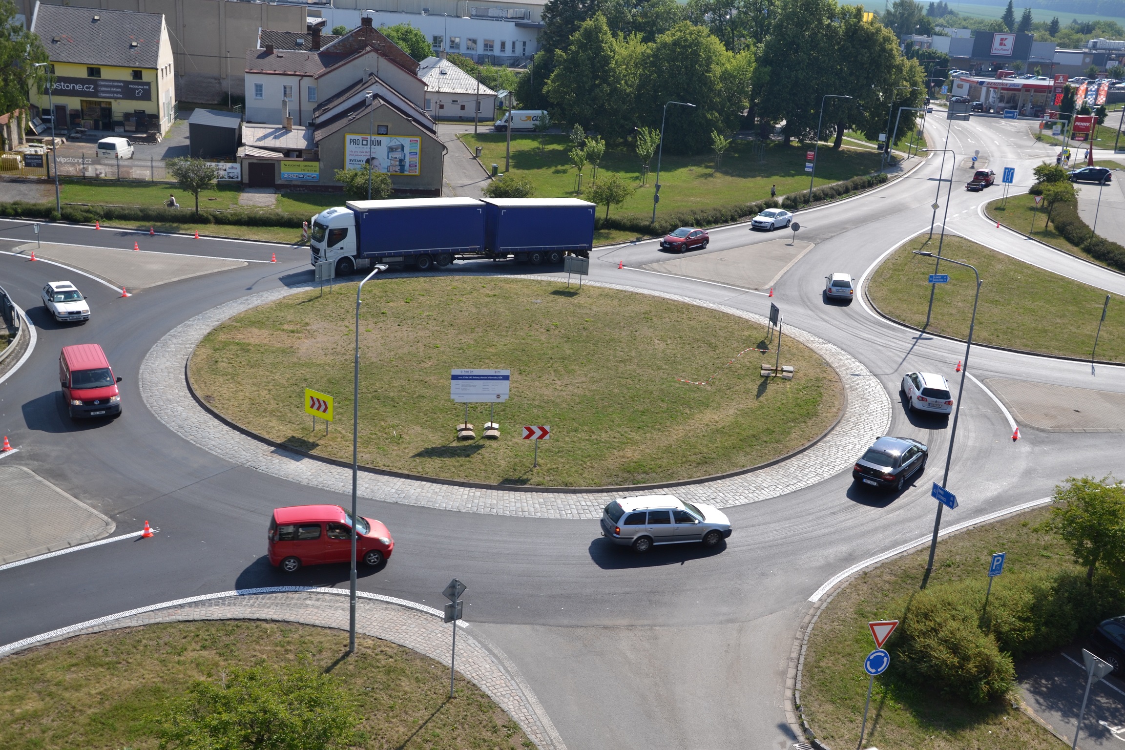 Svitavy – rekonstrukce okružní křižovatky - Straßen- und Brückenbau