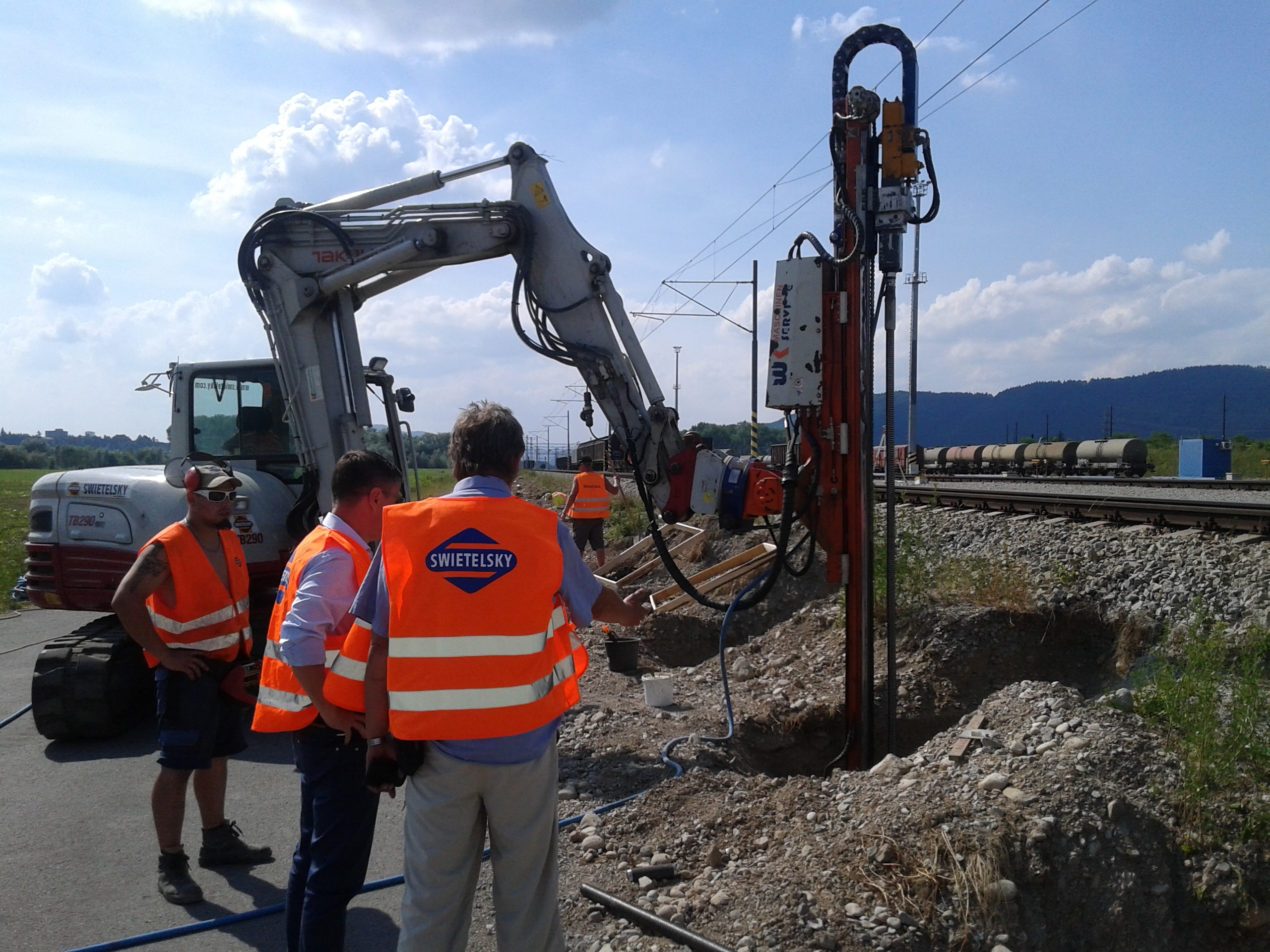 ŽSR, Žilina Teplička zriaďovacia stanica, 2. stavba, 2. etapa, protihlukové opatrenia a doplnenie železničnej infraštruktúry (2 400 m) - Bahnbau