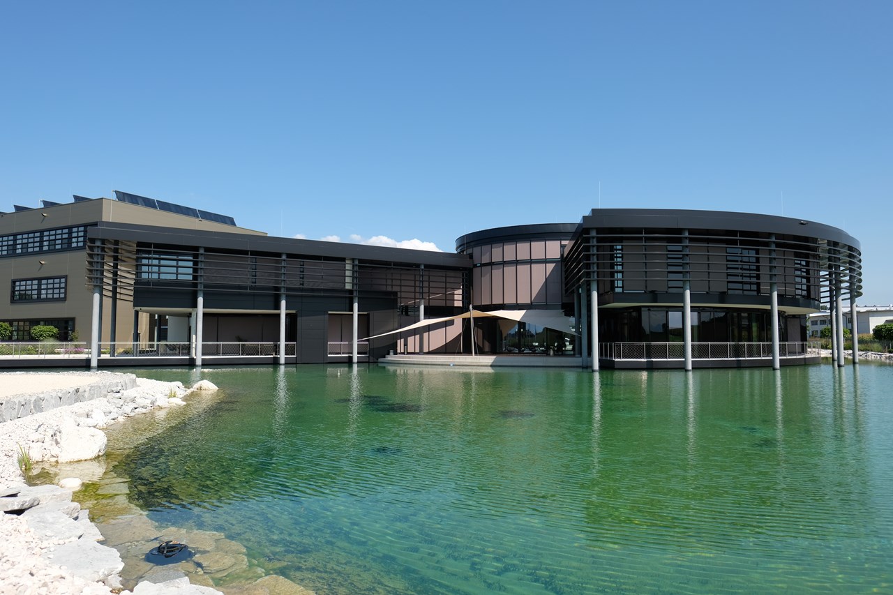 ZALTECH International GmbH Moosdorf - Spezialkompetenzen ZALTECH International GmbH Moosdorf - Spezialkompetenzen