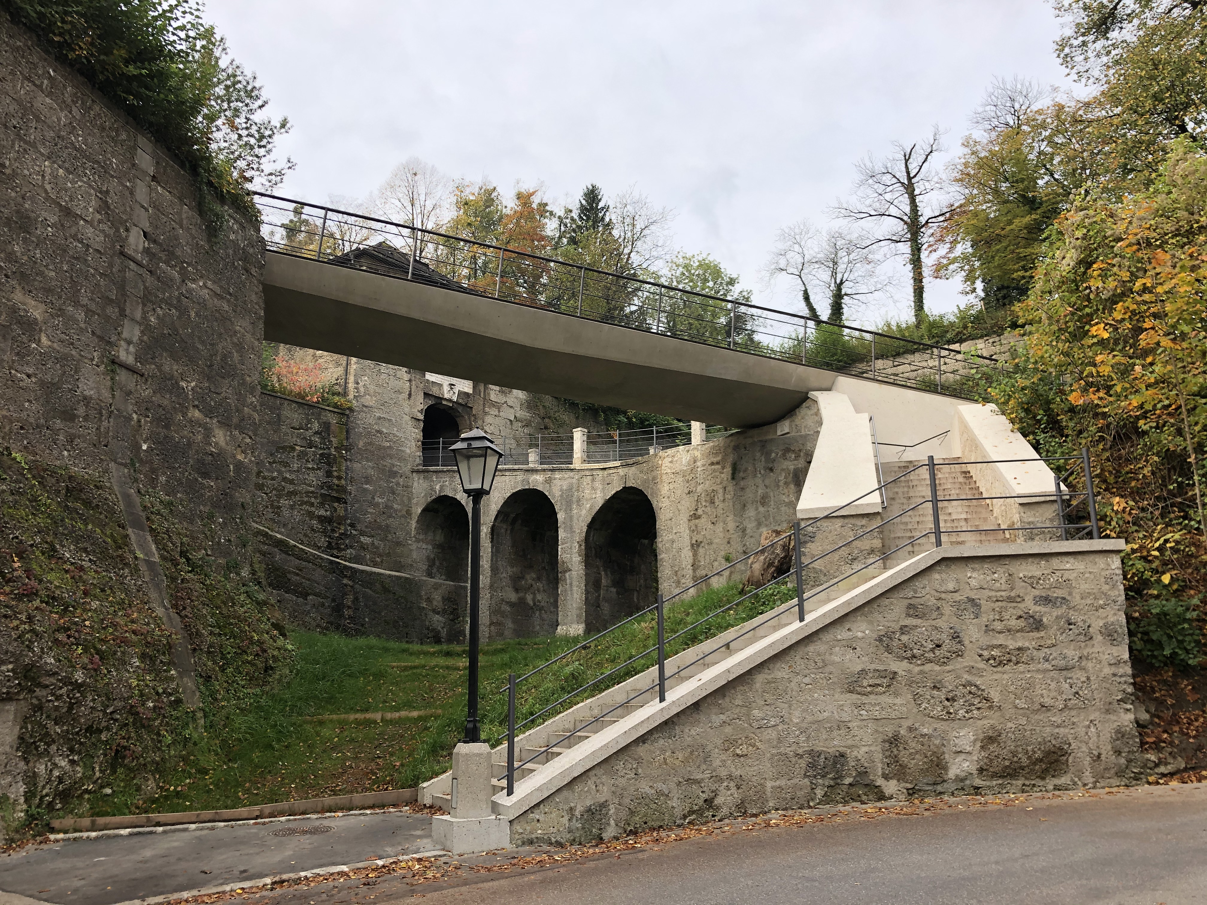 Neuba Brücke Monikapforte am Mönchsberg, Salzburg - Straßen- und Brückenbau